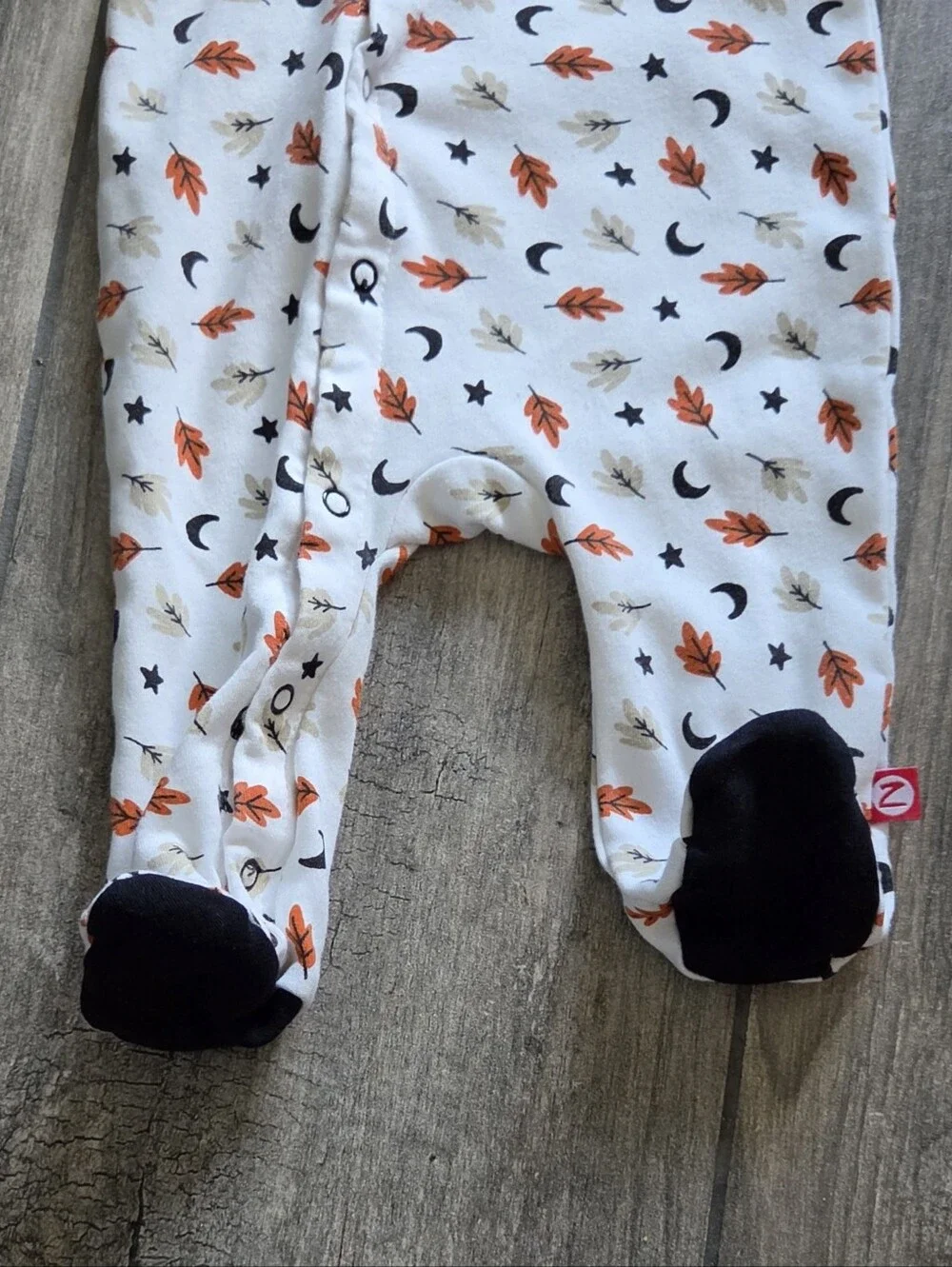 Zutano EUC 3 Months White/Black Leaf Print Footie Romper